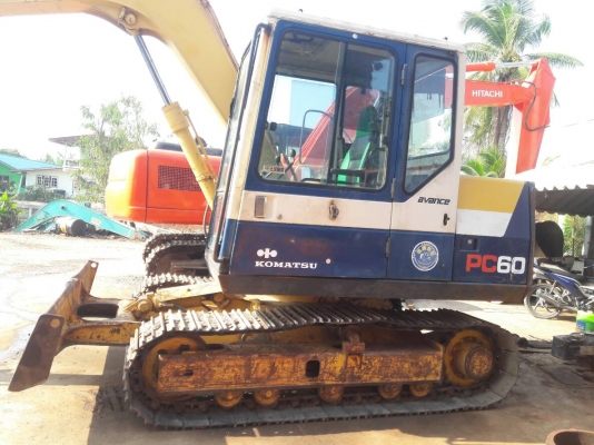 ขายจ้า. KOMATSU PC60-6 เก่านอกแท้  เดิมๆๆ สภาพสวย 3,xxxชั่วโมง ลองระบบกันได้ทุกวัน  โทร 089-3818694 จ๊อย