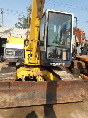 ขายจ้า. KOMATSU PC60-6 เก่านอกแท้  เดิมๆๆ สภาพสวย 3,xxxชั่วโมง ลองระบบกันได้ทุกวัน  โทร 089-3818694 จ๊อย