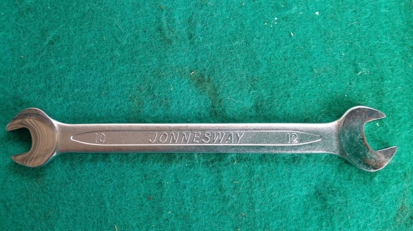 ประแจปากตาย,แหวน,แหวนผ่า ยี่ห้อ johnesway เบอร์ 8,10,12,13,14,20 งานใต้หวัน ของใหม่ ไม่มีตำหนิ เก่าเก็บ 1 ชุด มี 4 ชิ้น ชุดละ 150 บาทรวมส่งพัสดุธรรมดา มี 26 ชุดค่ะ