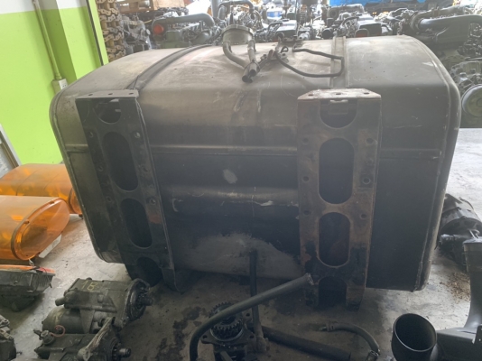 ขายถังน้ำมันรถบรรทุกอลูมิเนียม 400 ลิตรของญี่ปุ่นสภาพสวยๆ