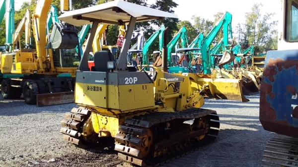 D20p-7รถแทรกเตอร์ยี่ห้อkomatsu-ระบบใบมีดสไลด์6ทิศทาง เก่านอก สนใจโทร081-989-1989หรั่งครับ D20p-7รถแทรกเตอร์ยี่ห้อkomatsu-ระบบใบมีดสไลด์6ทิศทาง เก่านอก สนใจโทร081-989-1989หรั่งครับ