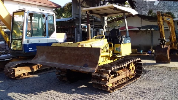 D20p-7รถแทรกเตอร์ยี่ห้อkomatsu-ระบบใบมีดสไลด์6ทิศทาง เก่านอก สนใจโทร081-989-1989หรั่งครับ D20p-7รถแทรกเตอร์ยี่ห้อkomatsu-ระบบใบมีดสไลด์6ทิศทาง เก่านอก สนใจโทร081-989-1989หรั่งครับ
