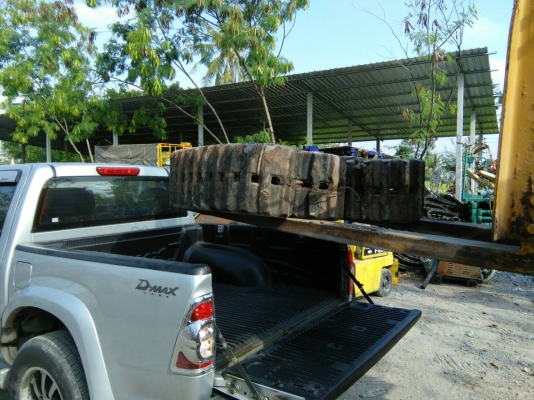 ส่งแทร็กยาง ใส่ รถบรรทุกตะขาบ ดั้มเปอร์ ไปนครนายก ครับ สนใจแวะมาชมนะครับ