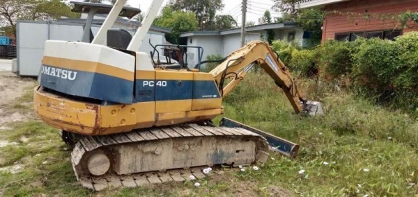 KOMATSU PC 40