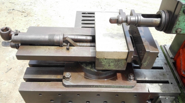 แท่นไสนอนใต้หวัน 20”แท่นรุ่นหนักมีฟีดเดินออโต้ อุปกรณ์ครบ ไฟ 380V พร้อมใช้ แท่นไสนอนใต้หวัน 20”แท่นรุ่นหนักมีฟีดเดินออโต้ อุปกรณ์ครบ ไฟ 380V พร้อมใช้