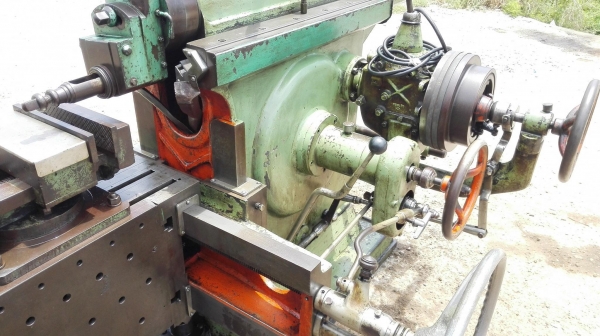 แท่นไสนอนใต้หวัน 20”แท่นรุ่นหนักมีฟีดเดินออโต้ อุปกรณ์ครบ ไฟ 380V พร้อมใช้ แท่นไสนอนใต้หวัน 20”แท่นรุ่นหนักมีฟีดเดินออโต้ อุปกรณ์ครบ ไฟ 380V พร้อมใช้