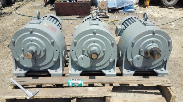 มอเตอร์เกียร์ญี่ปุ่น GEAR HITACHI JAPAN ขนาด 3 HP ทด 1:30 (50rpm) 380V มอเตอร์เกียร์ญี่ปุ่น GEAR HITACHI JAPAN ขนาด 3 HP ทด 1:30 (50rpm) 380V