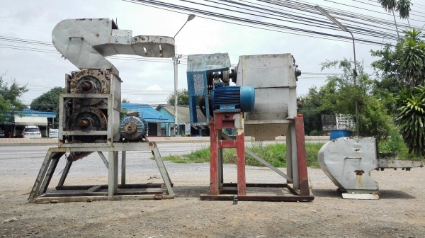 เครื่องโม่พลาสติก ขนาด 30 HP ใบมีดเล็บเสือ ยาว 60 cm ไฟ 380V เข้ามา 2 ตัว (ติดไม่หมุนขายตามสภาพ) เครื่องโม่พลาสติก ขนาด 30 HP ใบมีดเล็บเสือ ยาว 60 cm ไฟ 380V เข้ามา 2 ตัว (ติดไม่หมุนขายตามสภาพ)