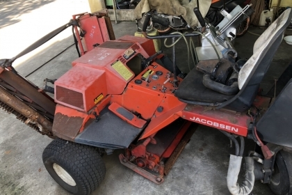 ขาย รถตัดหญ้าตัดกรีนแบบ3แก๊งเครื่องยนต์ดีเซล3สูบเครื่องติดได้ปกติแต่เอาไปเก็บงานนิดหน่อย ราคา33,000