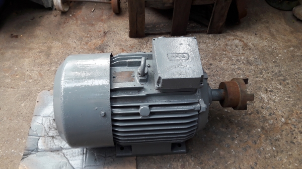 ขาย !! มอเตอร์.อิเล็คทิม.ขนาด15แรง380v.รอบเร็ว.พร้อมใช้งาน