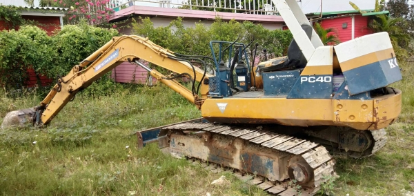 มี VDO ให้ชม.รถแบคโฮ KOMATSU PC40-5 ราคา 195000