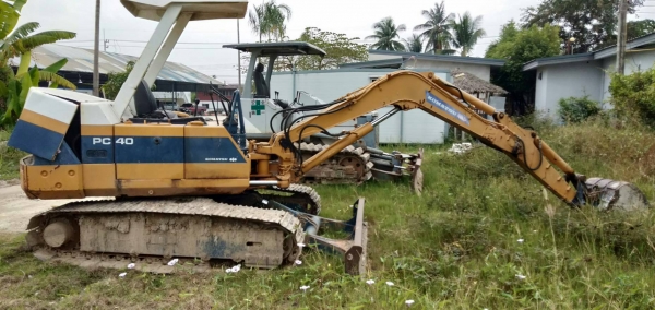 มี VDO ให้ชม.รถแบคโฮ KOMATSU PC40-5 ราคา 195000 มี VDO ให้ชม.รถแบคโฮ KOMATSU PC40-5 ราคา 195000