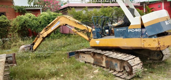 มี VDO ให้ชม.รถแบคโฮ KOMATSU PC40-5 ราคา 195000