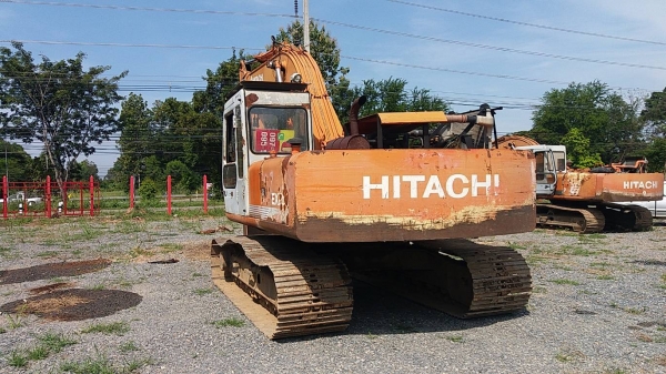 ขาย 435,000 HITACHI EX 200-1 เครื่องดี ISUZU 6BG ปั้มเดิมแรง เอวแน่น ช่วงล่างดี เล่มทะเบียน รถพร้อมใช้ รถอยู่ โคราช 090-772-3710 090-772-3708
