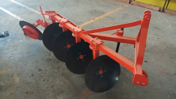 ผานบุกเบิก  18 นิ้ว 4 ใบ สวยๆ  ราคาเบา 13000