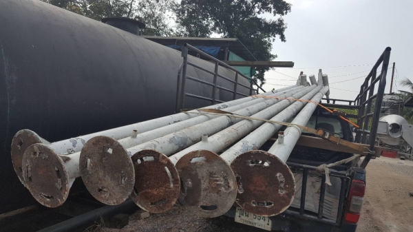 เสาโคมไฟขนาด 4.5 นิ้วยาว 6 เมตร ชุบกาวาไนท์อย่างดี