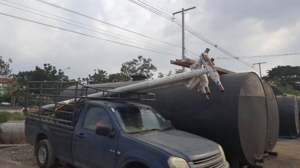 เสาโคมไฟขนาด 4.5 นิ้วยาว 6 เมตร ชุบกาวาไนท์อย่างดี