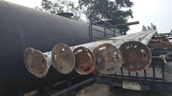 เสาโคมไฟขนาด 4.5 นิ้วยาว 6 เมตร ชุบกาวาไนท์อย่างดี