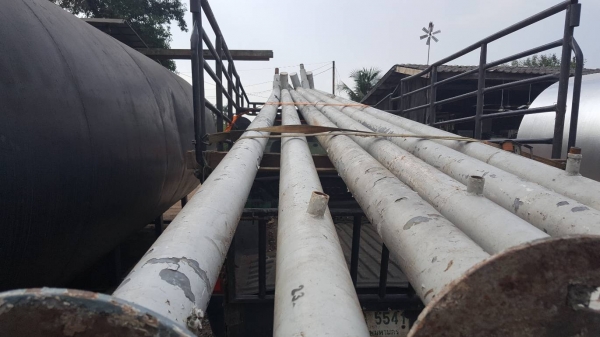 เสาโคมไฟขนาด 4.5 นิ้วยาว 6 เมตร ชุบกาวาไนท์อย่างดี