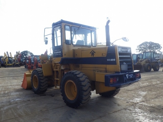 ขายรถตักล้อยาง KOMATSU WA200-1 นำเข้าเองจากญี่ปุ่น สภาพสวยพร้อมใช้ ถึงเร็วๆนี้ครับ ขายรถตักล้อยาง KOMATSU WA200-1 นำเข้าเองจากญี่ปุ่น สภาพสวยพร้อมใช้ ถึงเร็วๆนี้ครับ