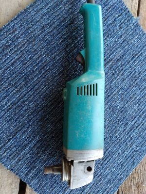 เครื่องขัดสี ขัดเงา ขนาด 7 นิ้ว makita 9287 sob แท้ เครื่องขัดสี ขัดเงา ขนาด 7 นิ้ว makita 9287 sob แท้