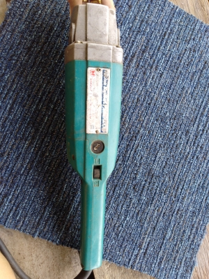 เครื่องขัดสี ขัดเงา ขนาด 7 นิ้ว makita 9287 sob แท้ เครื่องขัดสี ขัดเงา ขนาด 7 นิ้ว makita 9287 sob แท้