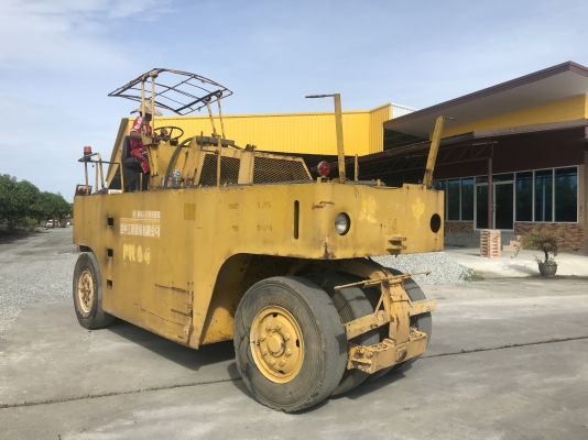 ขายรถบดล้อยาง9ล้อKAWASAKIรุ่นKR20D นำเข้าญี่ปุ่น ไม่เคยใช้งานในไทยมีเอกสารพร้อม เครื่องอีซูซุ6BD1 มีให้เลือกหลายคัน ขายถูกๆ Line  : Jiraroj2909