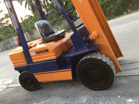 เอส อาร์ โฟรคลิฟท์ ขาย โตโยต้า รุ่น 5 ดีเซล 3 ตัน