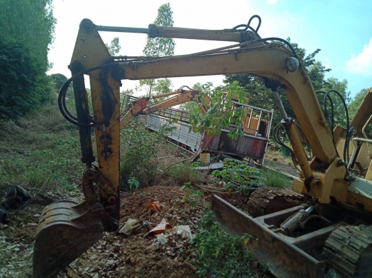 ขาย มิตชู  PC 30 -1 รถใช้งานได้ดี  มีลายกระแทก  ราคา  100,000 บาท