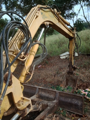 ขาย มิตชู  PC 30 -1 รถใช้งานได้ดี  มีลายกระแทก  ราคา  100,000 บาท