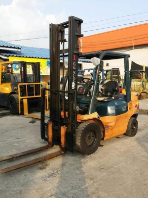 อาร์ ซี เอชโฟรคลิฟท์ ขาย โตโยต้า รุ่น 7 ดีเซล 2.5 ตัน
