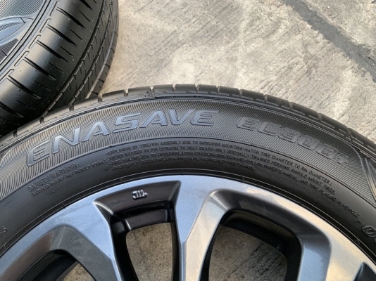 ล้อแม็กป้ายแดง Mazda 2 ขอบ 15 สีดำ พร้อมยางใหม่ป้ายแดง Dunlop 185-65-15 ปลายปี 18 สวยกริ๊บ เส้นสีชัด