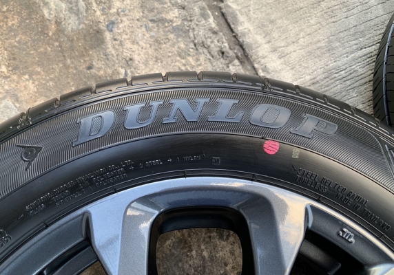 ล้อแม็กป้ายแดง Mazda 2 ขอบ 15 สีดำ พร้อมยางใหม่ป้ายแดง Dunlop 185-65-15 ปลายปี 18 สวยกริ๊บ เส้นสีชัด