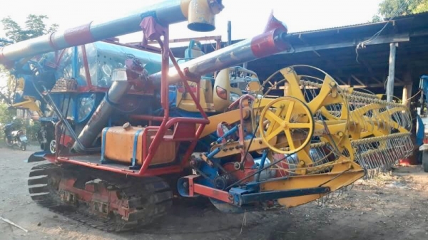 ขายด่วน ศักดิ์พัฒนา KM พร้อมใช้งาน เครื่อง ISUZU 6HH1 ปั๊ม 23 แรงดีทำงานได้เร็ว ช่วงล่างตัวเดินโม่ โซ่ 43 ข้อ พร้อมทำงานได้เลย ราคาต่อรองได้ครับ ขายด่วน ศักดิ์พัฒนา KM พร้อมใช้งาน เครื่อง ISUZU 6HH1 ปั๊ม 23 แรงดีทำงานได้เร็ว ช่วงล่างตัวเดินโม่ โซ่ 43 ข้อ พร้อมทำงานได้เลย ราคาต่อรองได้ครับ