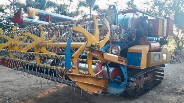 ขายด่วน ศักดิ์พัฒนา KM พร้อมใช้งาน เครื่อง ISUZU 6HH1 ปั๊ม 23 แรงดีทำงานได้เร็ว ช่วงล่างตัวเดินโม่ โซ่ 43 ข้อ พร้อมทำงานได้เลย ราคาต่อรองได้ครับ