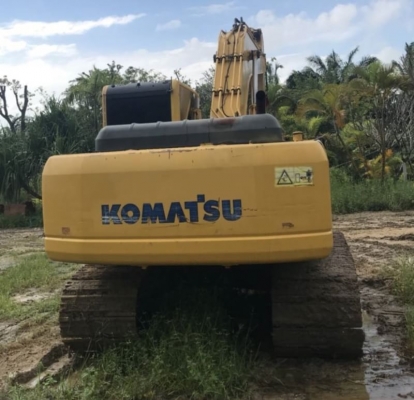 KOMATSU PC200-8A