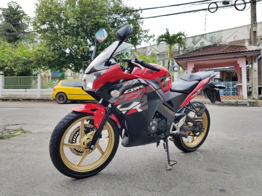Cbr 150R 2016 วิ่ง9000โล สภาพสวยๆ รถมือเดียว เล่มชุดโอน ภาษีพรบครบ