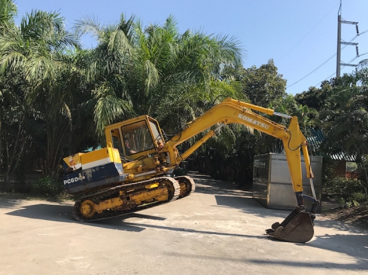 ขายแบคโฮ KOMATSU PC60-5(ปั้มนิ้ว) ครบๆ สวยเดิมจากญี่ปุ่น ทำงานสมบูรณ์ทุกระบบ รับรองไม่ผิดหวัง 385,000 เท่านั้น!!