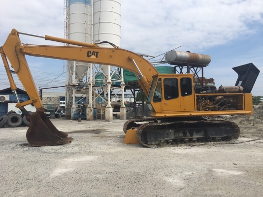 CAT ญี่ปุ่น PC300 ขายตามสภาพ 350,000 CAT ญี่ปุ่น PC300 ขายตามสภาพ 350,000