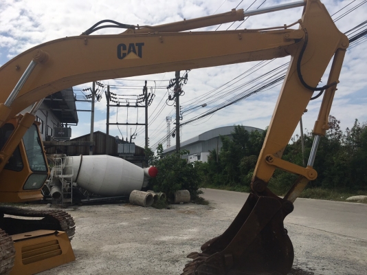 CAT ญี่ปุ่น PC300 ขายตามสภาพ 350,000 CAT ญี่ปุ่น PC300 ขายตามสภาพ 350,000