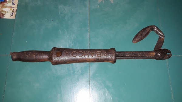 ขายคีมถอนตะปูBAHCO MADE IN SWEDEN. มือสองสภาพเก่า ขายคีมถอนตะปูBAHCO MADE IN SWEDEN. มือสองสภาพเก่า
