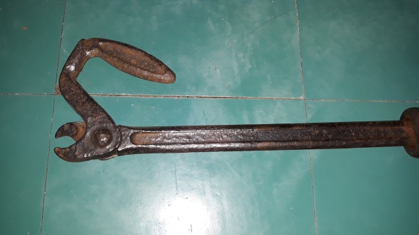 ขายคีมถอนตะปูBAHCO MADE IN SWEDEN. มือสองสภาพเก่า