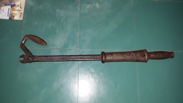 ขายคีมถอนตะปูBAHCO MADE IN SWEDEN. มือสองสภาพเก่า