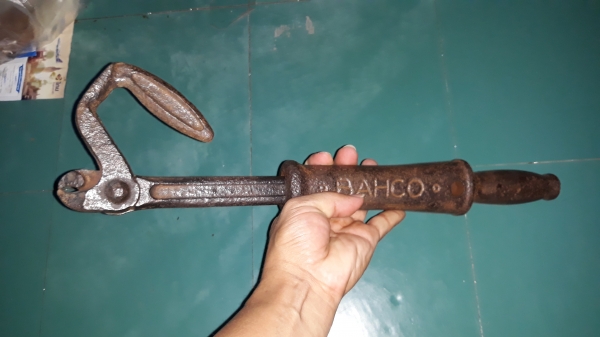 ขายคีมถอนตะปูBAHCO MADE IN SWEDEN. มือสองสภาพเก่า