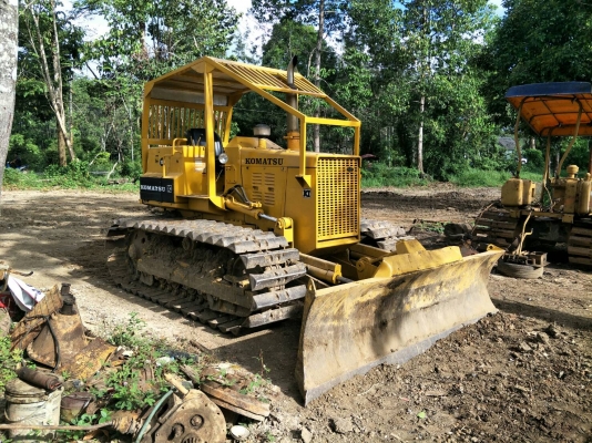 มี VDO ให้ชม.รถแทรคเตอร์ KOMATSU D31P-16 สไลด์ใบมีด 6 ทิศทาง เกียร์ท๊อก ราคา 320000