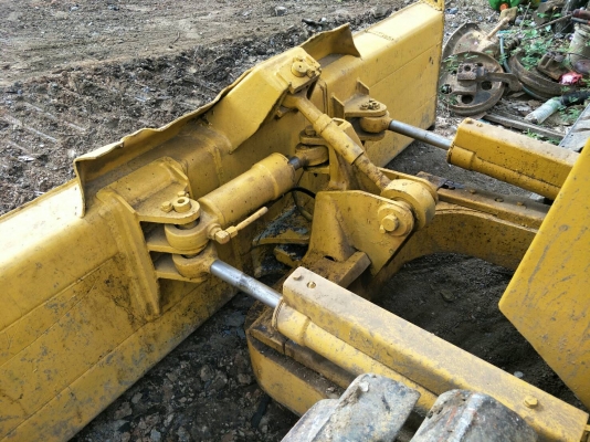 มี VDO ให้ชม.รถแทรคเตอร์ KOMATSU D31P-16 สไลด์ใบมีด 6 ทิศทาง เกียร์ท๊อก ราคา 320000