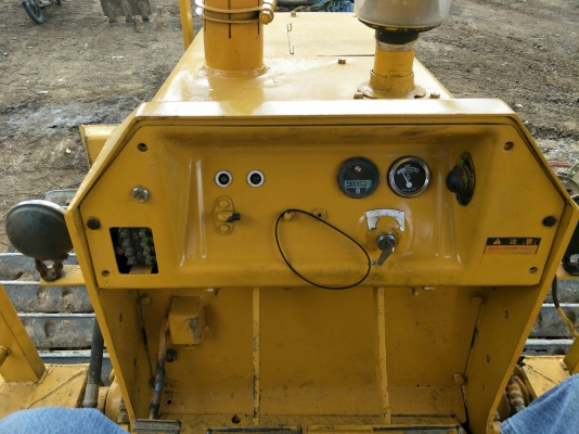 มี VDO ให้ชม.รถแทรคเตอร์ KOMATSU D31P-16 สไลด์ใบมีด 6 ทิศทาง เกียร์ท๊อก ราคา 320000