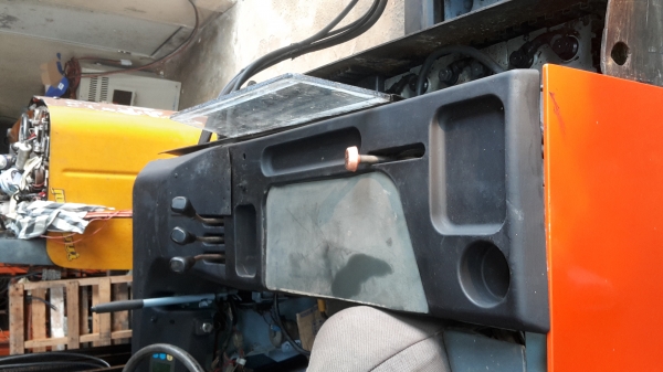 ขายรถไฟฟ้านั่งข้าง 2 ตันเสาสูง6.5 เมตร รุ่น6