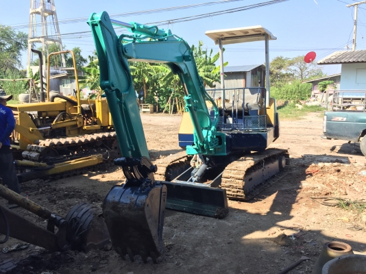 ขายKOMATSU PC30-6 รถพร้อมใช้งาน เครื่องดี ช่วงล่างดี ใช้งานได้ปกติ ไม่มีปัญหาอะไร รถอยู่นครปฐม โทร0616613023แพรว ขาย195000 ราคาต่อรองได้