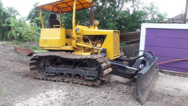 ขายรถแทร็กเตอร์D2-5P สไลด์6ทิศทาง รถพร้อมใช้งาน เครื่องดี ช่วงล่างดี ใบแทร็กสวย ราคาต่อรองได้ โทร0616613023แพรว